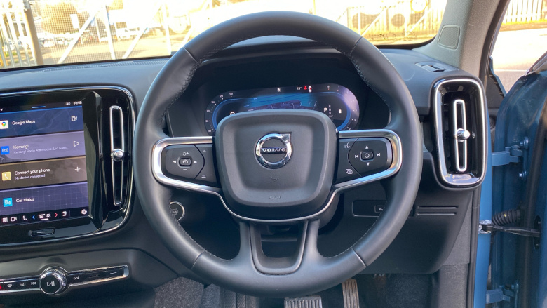 Volvo XC40 2.0 B3P Ultra Dark 5dr Auto Petrol Estate